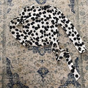 Cropped polka dot shirt